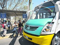 Periférico. En la ruta 380 prestan el servicio 111 unidades pertenecientes a la Alianza de Camioneros, y 35 más en la 380 A. EL INFORMADOR /  J. Mendoza