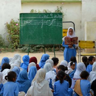Premio Nobel de Paz debe animar educación infantil: UE