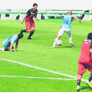 Los Zorros se mantienen en ritmo con amistoso en casa