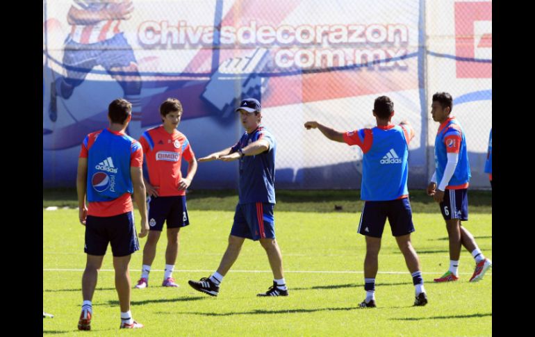 De la Torre explica que los jugadores puestos ante Coras no serán necesariamente los titulares que utilizará frente a León. EL INFORMADOR /