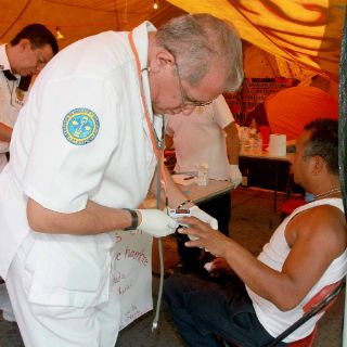 Piden mejorar relación entre médico y pacientes
