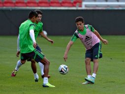 El rojinegro Ponchito González (der.) irá acumulando minutos en el Tri entrando de cambio. MEXSPORT / I. Ortiz