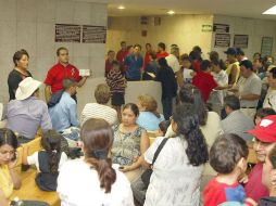 La saturación de pacientes y la falta de personal en el IMSS provoca que la atención sea lenta. EL INFORMADOR / ARCHIVO
