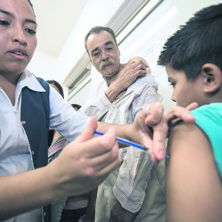 Buscan vacunar contra H1N1 a mayoría de grupos de riesgo