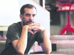 'No me gusta encasillar en géneros a la narrativa, aunque a veces es inevitable', señala el escritor David Miklos. EL INFORMADOR / E. Barrera