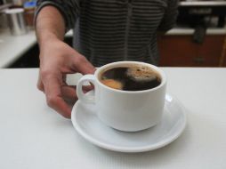 Estos tipos de gastos se pueden recortar, como la manicura, los cigarros o el café. EL INFORMADOR / ARCHIVO