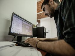 El estrés afecta a las personas con mayores responsabilidades, se puede manifestar como mareos y dolores de cabeza intensos. EL INFORMADOR / ARCHIVO