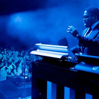 Reportan muerte de tecladista de Jack White