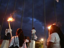 Entre los nombres colocados destaca el de Arturo Hernández Cardona y los tres normalistas que murieron el pasado 26 de septiembre. EFE / J. Méndez