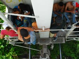 Los detenidos son encontrados en posesión de una pistola de juguete y tres machetes con los que presuntamente amagaban a sus víctimas. EFE / ARCHIVO