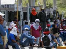 Luego de una Asamblea, los representantes determinaron que tomarán las alcaldías por tiempo indefinido. EFE / J. Méndez.