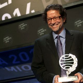 Un 'thriller' le da a Jorge Zepeda el Premio Planeta