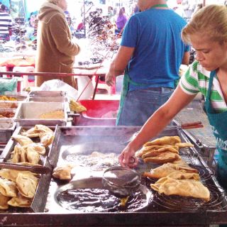 Alto consumo de grasa e irritantes afecta el estómago