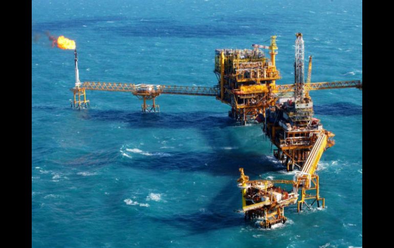 El crudo mexicano representa 12% de las exportaciones del país y el 33% de los ingresos del Gobierno federal. NTX / ARCHIVO