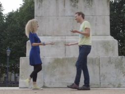 'Cuddlr' es una manera de crear una conexión física entre las personas en tiempos en los que el ritmo de vida hace esto más difícil. YOUTUBE / Charlie Williams