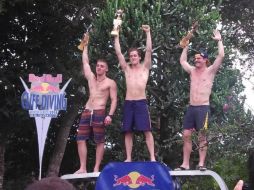 Hunt es acompañado en el podio por el ruso Artem Silchenko y por el estadounidense David Colturi. TWITTER / @Info_AlanR