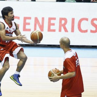Pacquiao debuta como basquetbolista en Manila