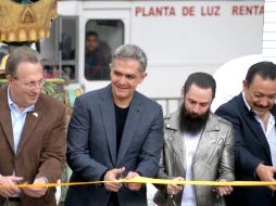 La exposición 'Guitar Town' es inaugurada por  Anthony Wayne (i), Miguel Ángel Mancera (c-i) Jay de la Cueva (c-d) y Héctor Serrano (d) NTX / I. Campos