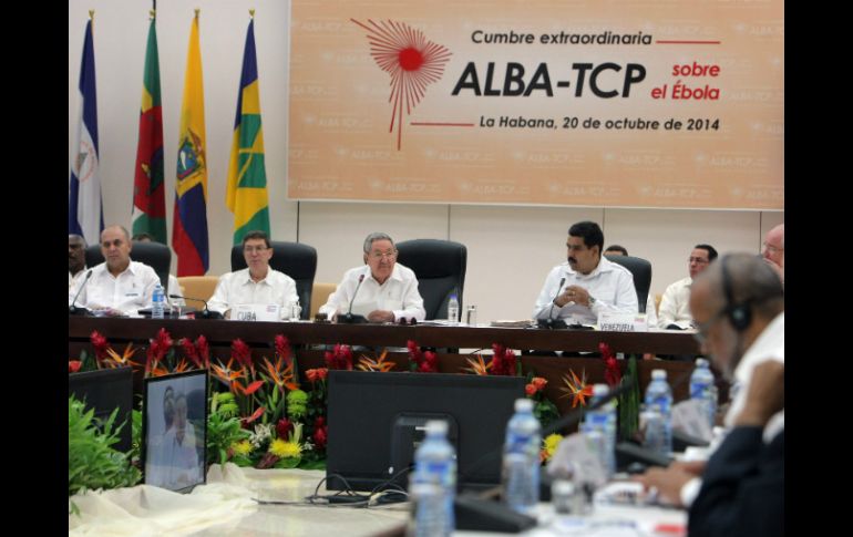 Raúl Castro inaugura la Cumbre Extraordinaria de la Alianza Bolivariana para los Pueblos de Nuestra América (ALBA) sobre el ébola. EFE / E. Mastrascusa