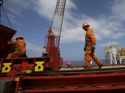 Las coberturas petroleras están contratadas para cubrir a 85 dólares el barril durante 2014. AP / ARCHIVO