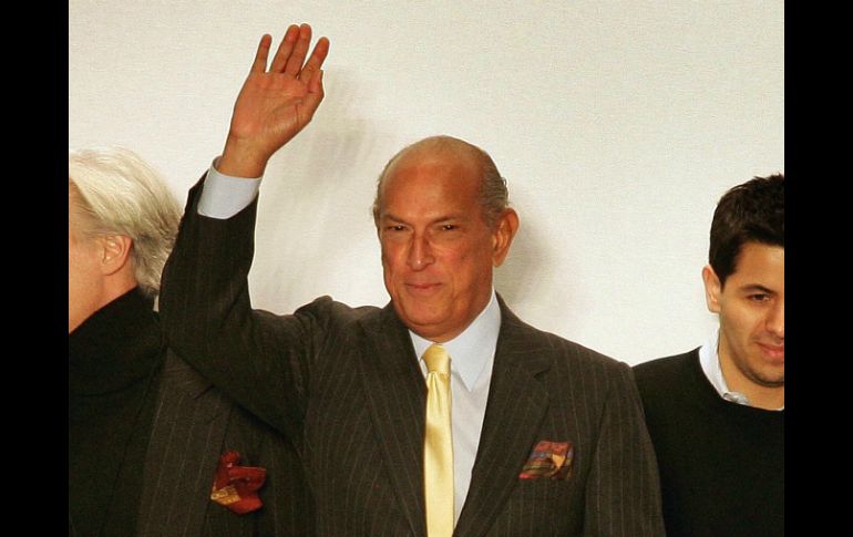 El diseñador fue nombrado como director creativo hace algunos días, esperando su arribo a la empresa el tres de noviembre. AFP / ARCHIVO