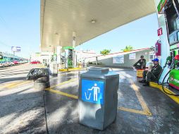 Pese a que se ha mejorado el suministro de combustible, algunas estaciones de la ciudad están cerradas por la escasez. EL INFORMADOR / A. Hernández