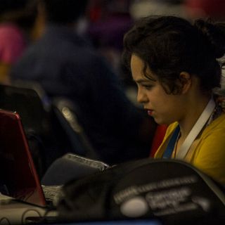 Usan internet para buscar empleo