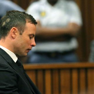 Pistorius es condenado a cinco años de cárcel