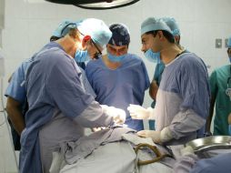 Al segundo trimestre del año, en el país se tenían registrados 343 mil médicos. EL INFORMADOR / ARCHIVO