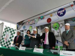 La Ludoteca móvil infantil recorrerá 11 ciudades del país. Para dar el 'banderazo' de salida fue invitado Miguel 'Piojo' Herrera. NTX / C. Pereda