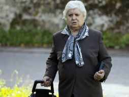 Jesusa Ramos, la madre de Teresa Romero, tras la noticia de que la auxiliar de enfermería ha superado la infección por ébola. EFE / E. Trigo