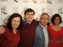 Verónica Langer, (i), el director Andrés Clariond Rangel (2i), Fernando Becerril (2d) y Adriana Paz en la presentación de 'Hilda'. EL INFORMADOR / J. Mendoza