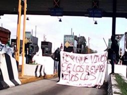 La toma permite el paso gratuito a cientos de vehículos que ingresaban y salían del Distrito Federal. TWITTER / @Univ_Metropoli