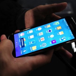 Samsung dona celulares como apoyo en lucha contra ébola