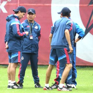 Chivas aprieta tuercas a su plantilla