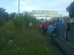 Autoridades acudieron a la avenida Tonalá al cruce con Monte Albán, en la colonia Rey Xólotl. ESPECIAL /