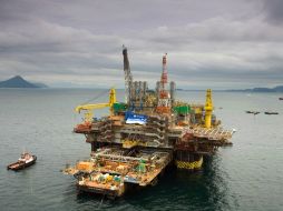 La producción de petróleo crudo promedia 2 mil 398 millones de barriles diarios en el tercer trimestre del año. AFP / ARCHIVO