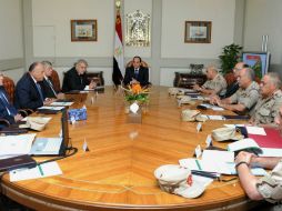 Este atentado es el más mortífero perpetrado contra las fuerzas de seguridad; al-Sisi convoca tres días de luto nacional. AP / ESPECIAL