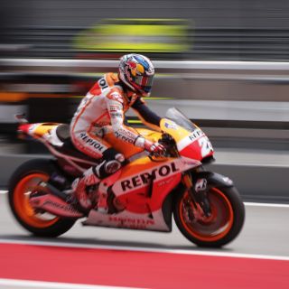 Pedrosa domina en Sepang; Espargarosa cae y se fractura