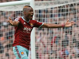Con remate de cabeza del senegalés Diafra Sakho, se amplió la ventaja del West Ham. EFE / S. Dempsey