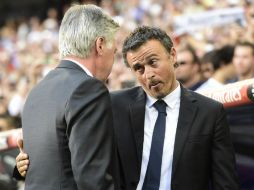 Luis Enrique saluda a Carlo Ancelotti, durante el Clásico español. AFP / J. Soriano
