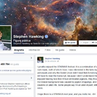 Stephen Hawking ya es amigo de Facebook