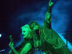 Los fans no dejaron de corear y moverse al ritmo de los temas interpretados hasta el final de la presentación. SUN / G. Espinosa