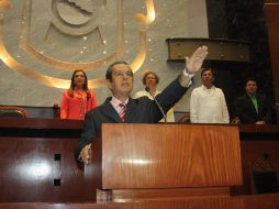 Rogelio Ortega Martínez durante la toma de protesta en el Congreso de Guerrero. NTX / ESPECIAL