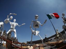 El diseño estará a cargo de César Martínez, con 24 cráneos elaborados con cartón recordando los nombres de literatos fallecidos. EFE / ARCHIVO.