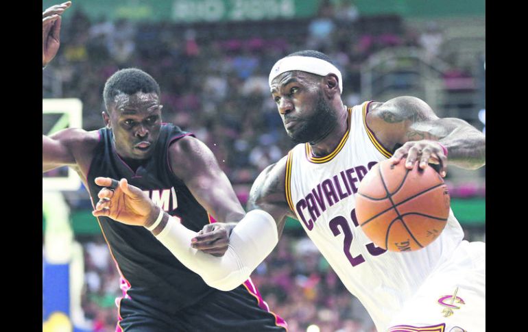 Retorno a su reino. Lebrón James, nativo de Ohio, regresó al equipo de su estado natal para intentar llevarlo al título nacional. AP / F. Dana