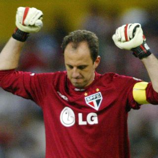 Rogerio Ceni rompe su cuarto récord mundial