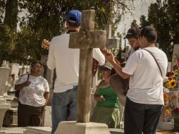 En general, los cementerios tendrán servicio de baño móvil gratuito y agua para los floreros. EL INFORMADOR / ARCHIVO