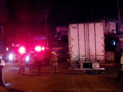 Tras el percance, agentes viales tuvieron que cerrar un carril de Periférico Sur. EL INFORMADOR /