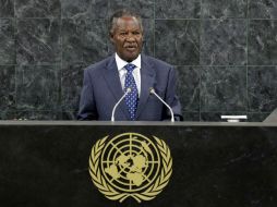 Sata murió en un hospital de Londres, acompañado de su esposa e hijo. AP / J. Lane